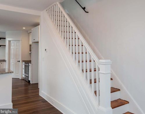 535 Strawberry St, Lancaster PA  17602-4466 exterior