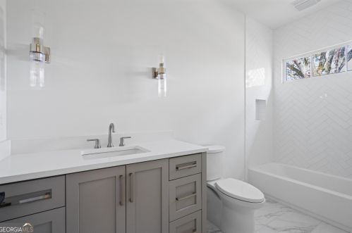 695 Moores Mill Rd, Atlanta GA  30327-0015 exterior