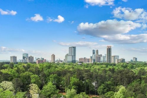 62 Brookhaven Dr, Atlanta GA  30319-1143 exterior