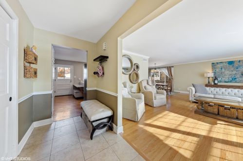 1104 Crest Ln, Western Springs, IL 60558-2104