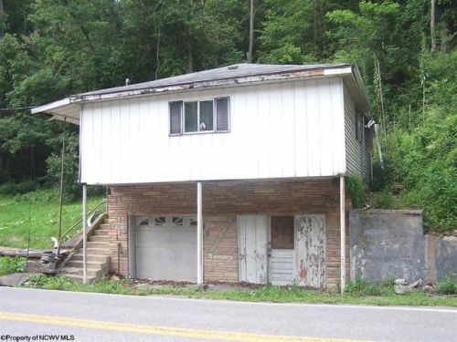 6123 Fairmont Rd, Rivesville, WV 26588-8848