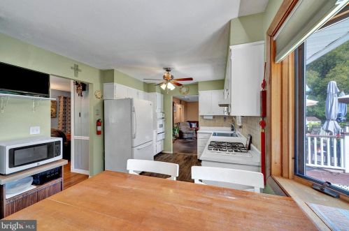 11 Corey Dr, Trenton NJ  08628-1503 exterior