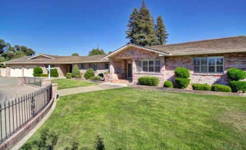 2410 Diablo Dr, Lodi, CA 95242-3315