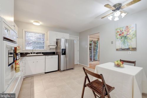 6401 Whippany Way, Springfield VA  22015-3428 exterior