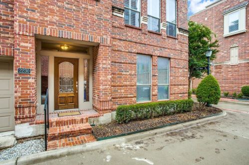 2230 City Market Ln, Dallas, TX 75201-5907
