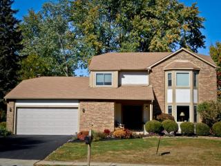 1218 Amol Ln, Columbus, OH 43235-2103