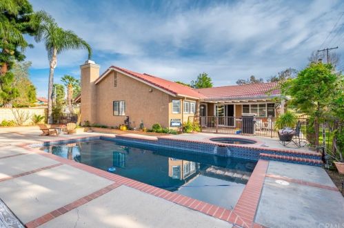 6309 Westview Dr, Riverside CA  92506-5325 exterior