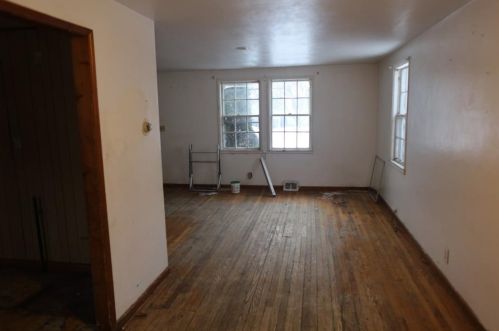 160 Yorktown Rd, North Kingstown, RI 02852-2125