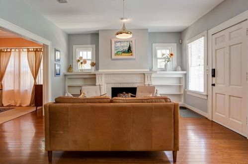 2208 Hillcrest St, Fort Worth TX  76107-4300 exterior