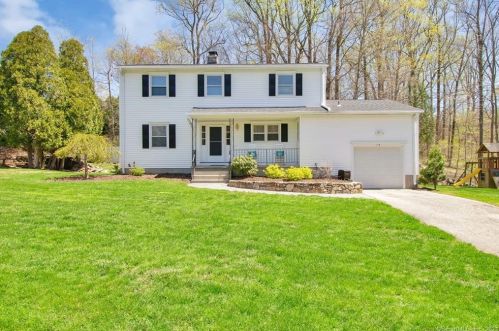 15 Toll Gate Rd, Upper Stepney, CT 06468-1703
