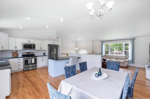 178 Graham Rd, Wapping, CT 06074-1421