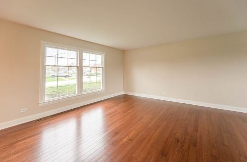 1825 Princeton Cir, Naperville, IL 60565-1747