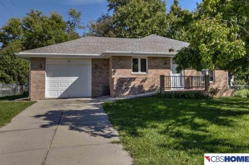 801 Valley View St, Valley, NE 68064-9763