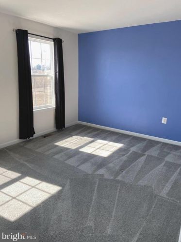 118 Un Rdg Dr, Charles Town WV 25414-4937 exterior