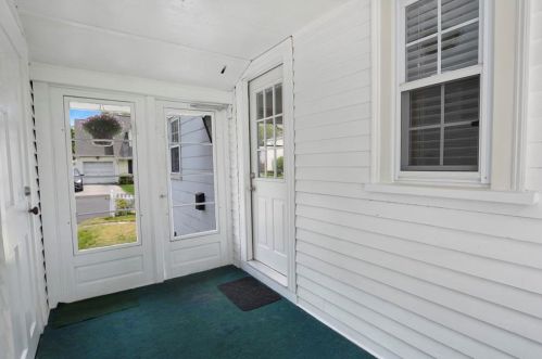 113 Balsam St, Warwick, RI 02888-5735