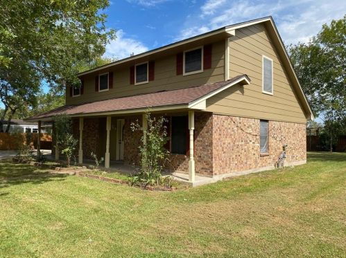 112 County Road 921, Angleton TX  77515-7134 exterior