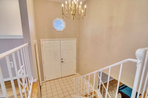 981 Carteret Rd, Bridgewater, NJ 08807-1389