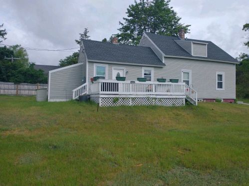 19 Mill St, Tilton, NH 03276-5002