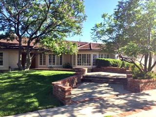 22250 Craggy View St, Chatsworth, CA 91311-2701