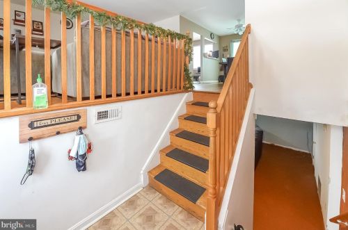 6 Cornell Ave, Somerdale, NJ 08083-1224