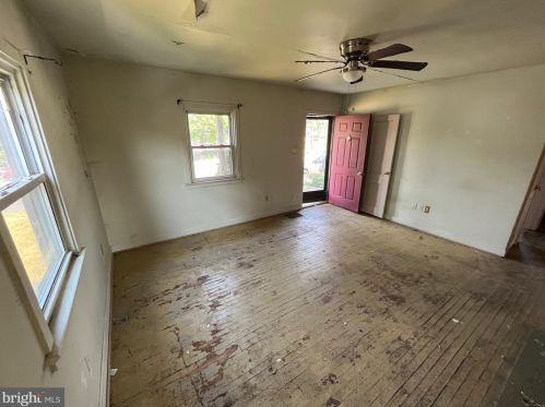 1321 Spg Rd, Carlisle PA  17013-1557 exterior