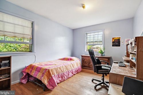 10905 Oakwood St, Silver Spring MD 20901-1238 exterior