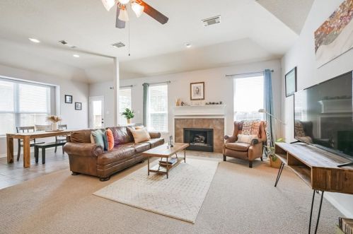 13106 Shallow Falls Ln, Pearland, TX 77584-6526