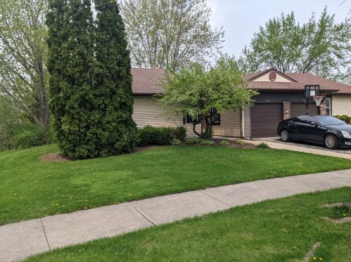 614 Lyon Ct, Buffalo Grove, IL 60089-1046