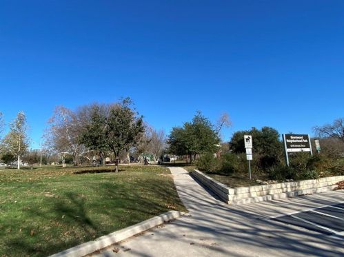 1000 Alegria Rd, Austin TX  78757-3218 exterior