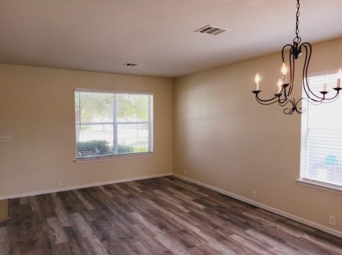 257 Catalpa Dr, Uhland TX  78640-5840 exterior