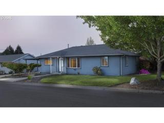 2710 Sanders Ave, Roseburg, OR 97471-2619