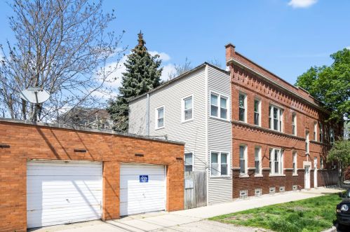 2900 Damen Ave, Chicago IL  60618-8233 exterior