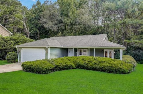 2205 Bear Mountain Dr, Conyers GA  30013-5724 exterior