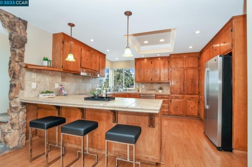 30 Kirkwood Ct, Concord CA  94521-1427 exterior