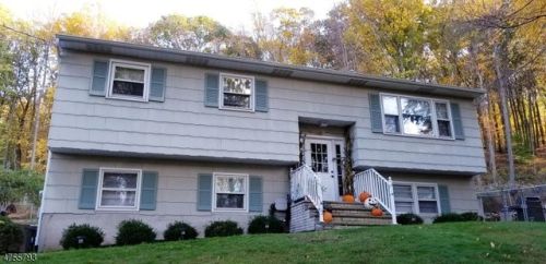 20 Highland Ave, Andover, NJ 07821-2200