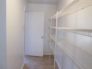 910 Runnymede Dr, Greenfield IN  46140-7180 exterior