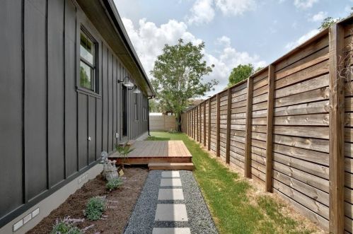 4703 Delores Ave, Austin TX  78721-2001 exterior