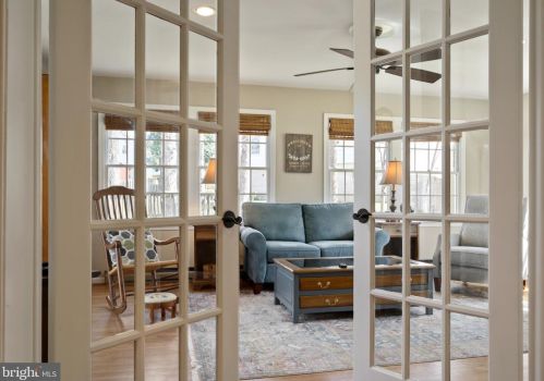 6705 Little Ann Ct, Springfield VA  22152-2629 exterior