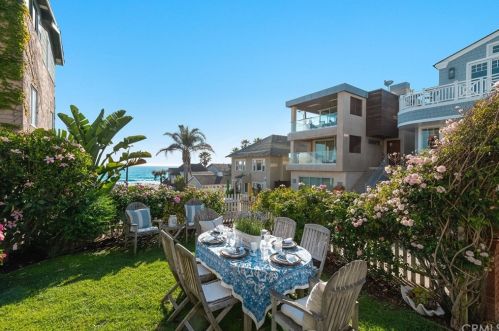 124 8th St, Manhattan Beach, CA 90266-5626