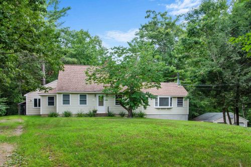 45 Shady Ln, Barrington, NH 03825-5329