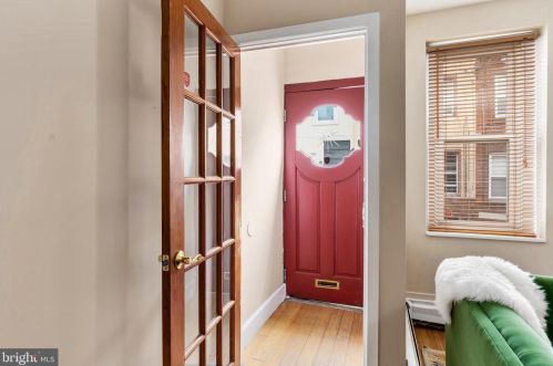 2228 Clarion St, Philadelphia, PA 19148-2918