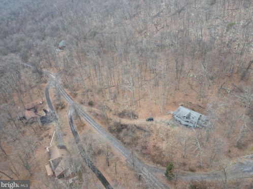 579 Bobcat Dr, Berkeley Springs, WV 25411-5659