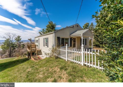 6819 Vale Summit Ln, Middletown MD  21769-6637 exterior