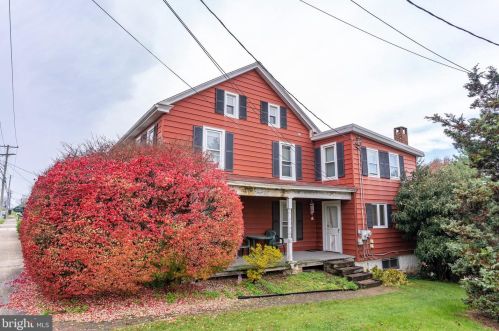 168 Market St, Ephrata, PA 17522-1210