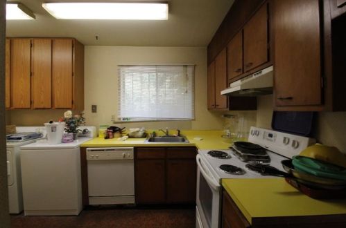 2552 Bradford Sq, Atlanta GA  30345-1339 exterior