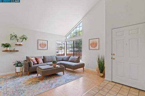 2649 Wellington Ct, Concord CA  94520-1124 exterior