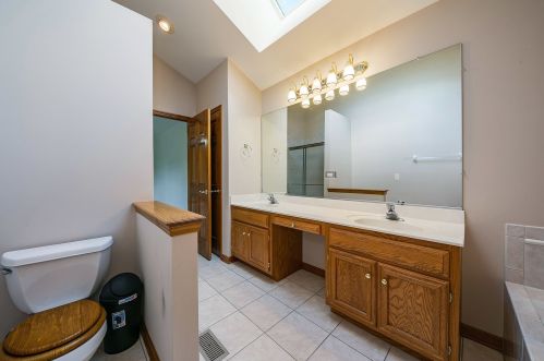 2772 Freeland Cir, Naperville IL  60564-5827 exterior