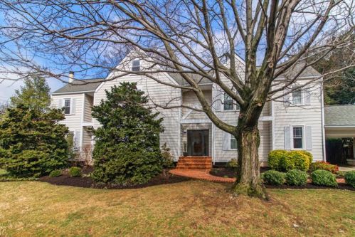 1541 Hunting Ave, Mc Lean, VA 22102-2913