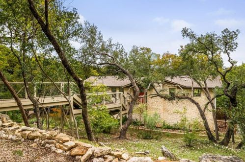 804 Canyon Creek Dr, Austin TX  78746-2826 exterior