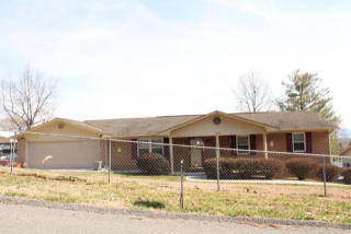 155 Highland Dr, Corryton, TN 37721-5111